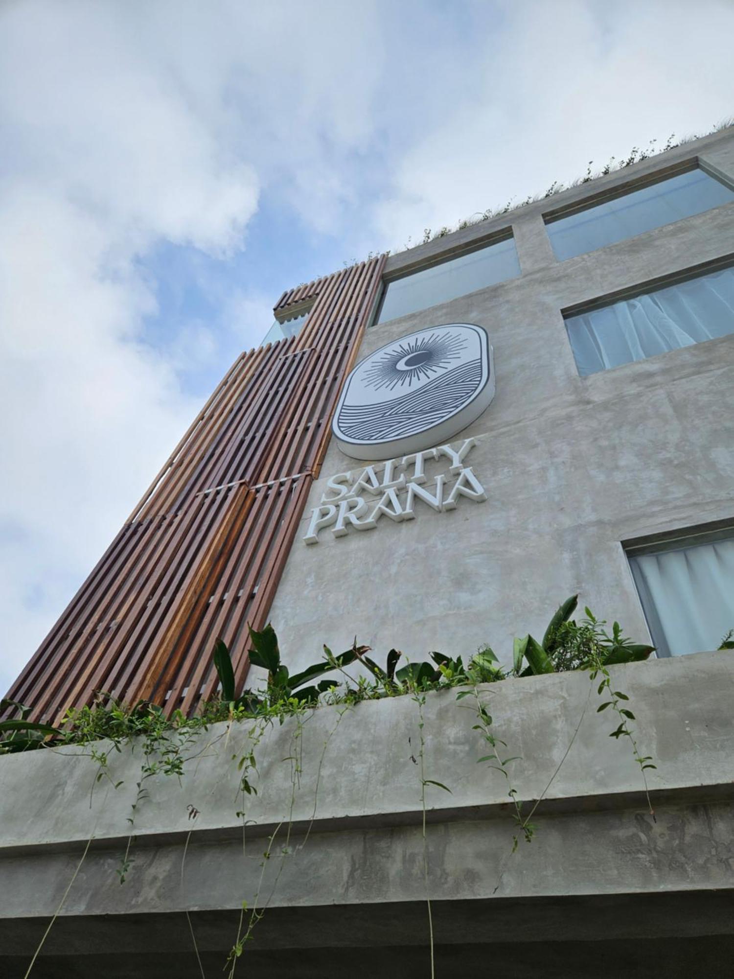 Salty Prana Retreat Center Hotel Uluwatu  Exterior photo